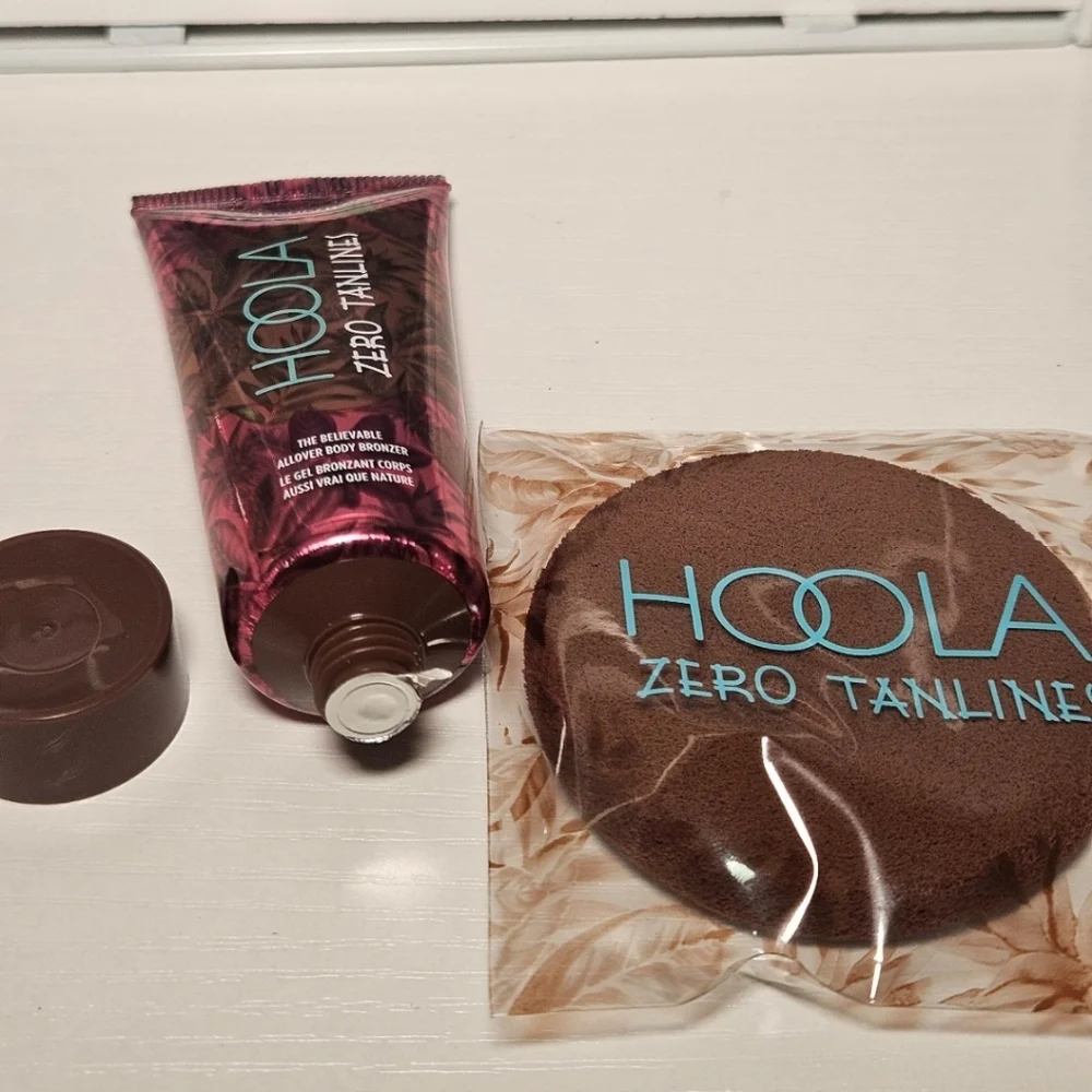 Benefit Hoola Zero Tanlines Bronzer & Sponge